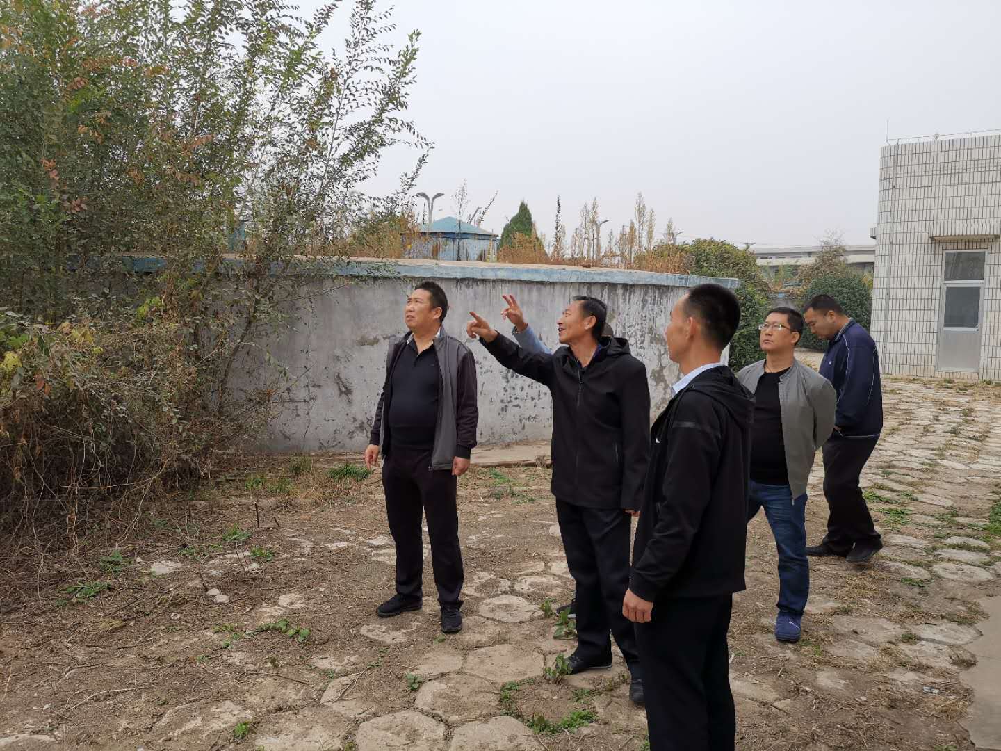 公司總經理王建人在供水、污水生產一線開展風險隱患排查 (1).jpg